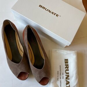 Brunate Rena Vega wedge shoe women’s size 7 excellent used w/ box and bag